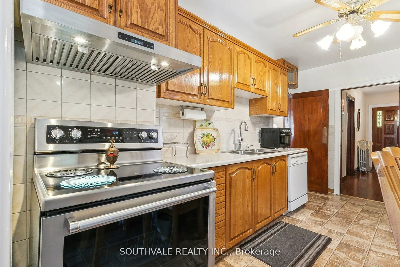 67, Kings Park, Danforth Village-East York, Toronto