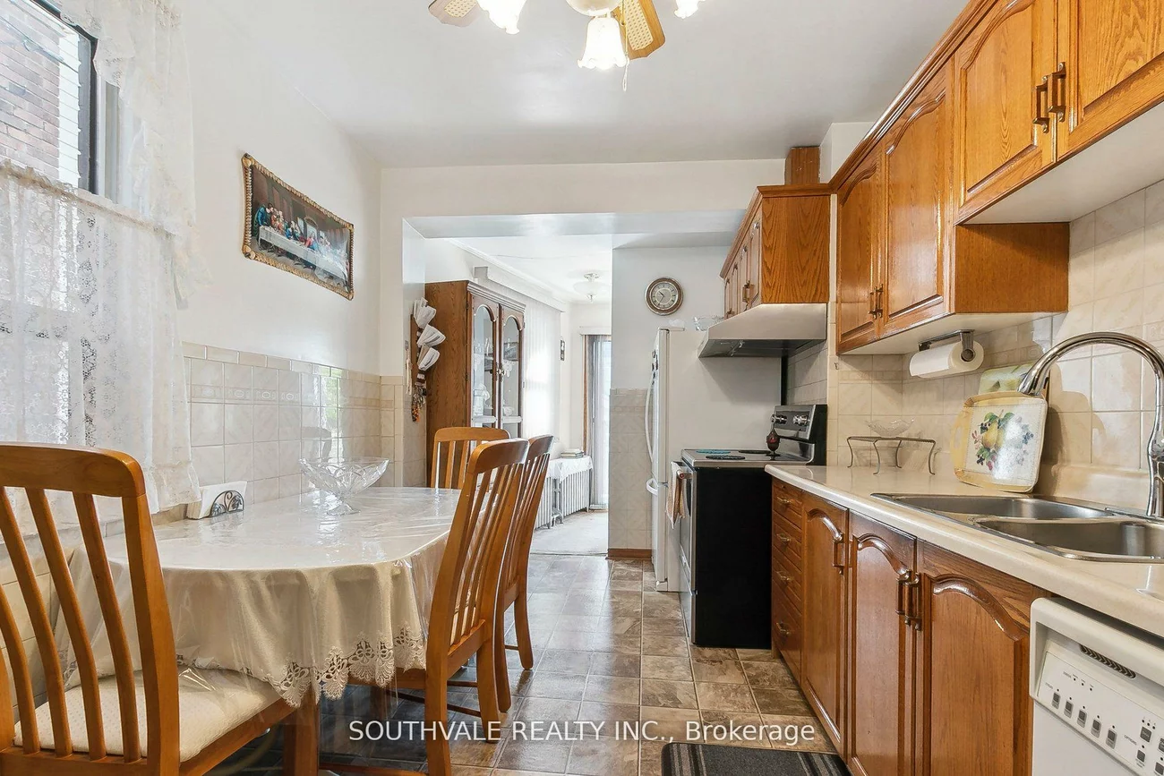 67, Kings Park, Danforth Village-East York, Toronto