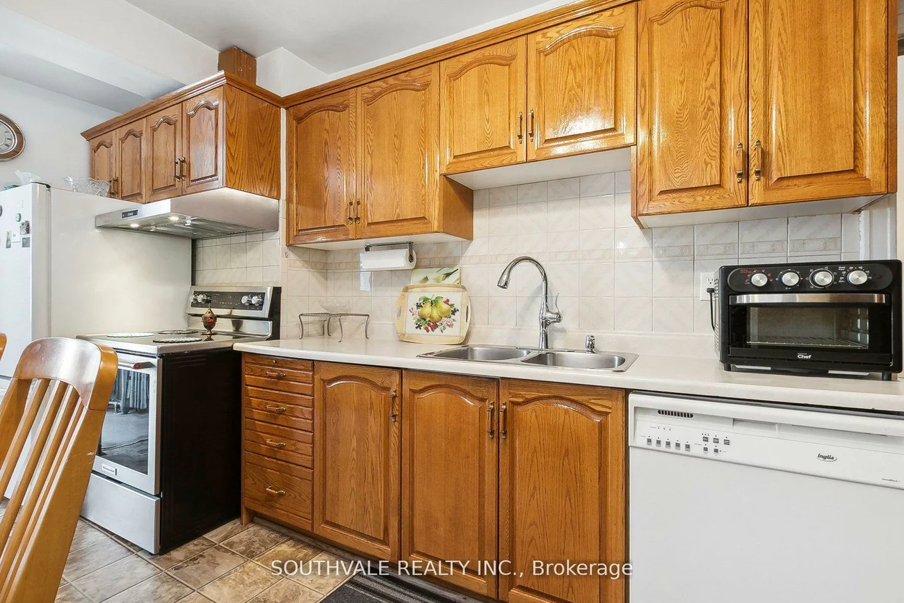 67, Kings Park, Danforth Village-East York, Toronto
