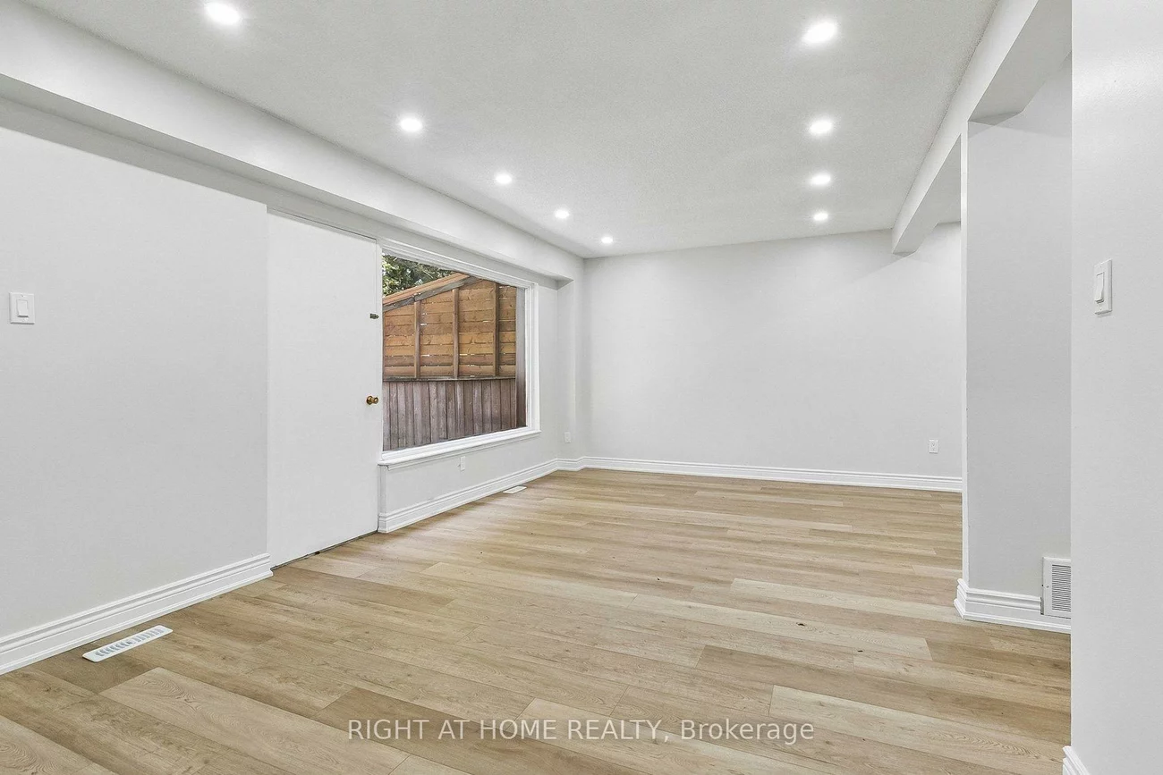 29, Cheatham, Malvern, Toronto