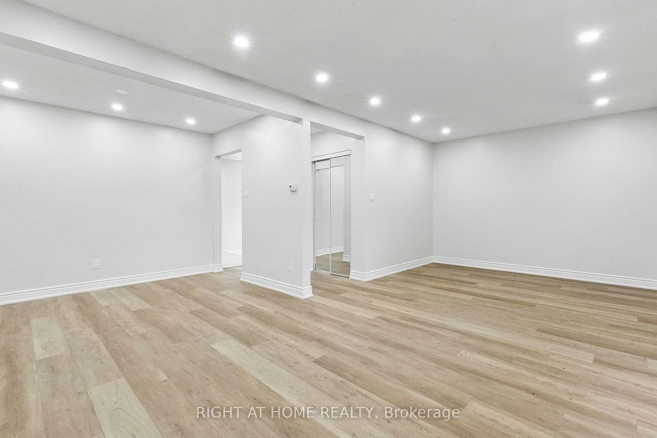 29, Cheatham, Malvern, Toronto