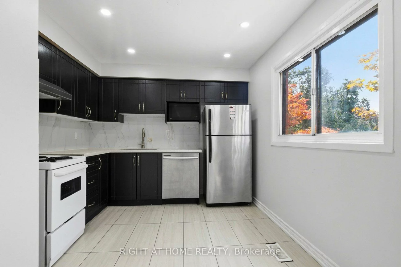 29, Cheatham, Malvern, Toronto