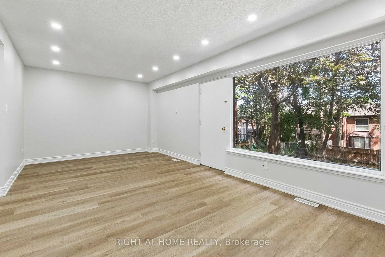 29, Cheatham, Malvern, Toronto