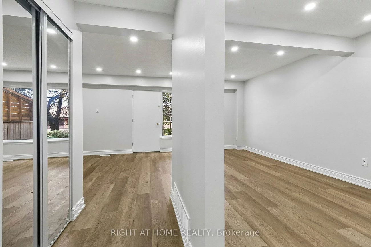 29, Cheatham, Malvern, Toronto