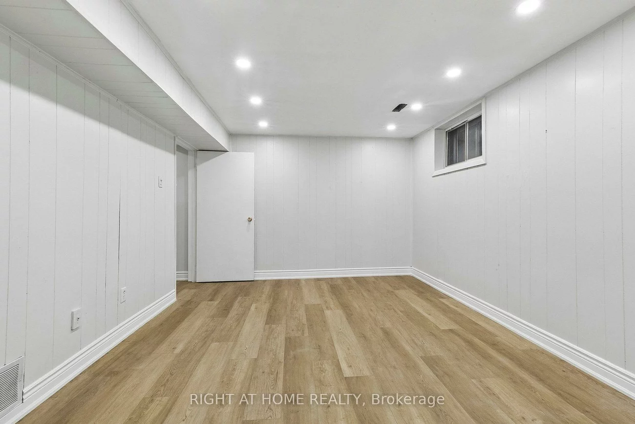29, Cheatham, Malvern, Toronto