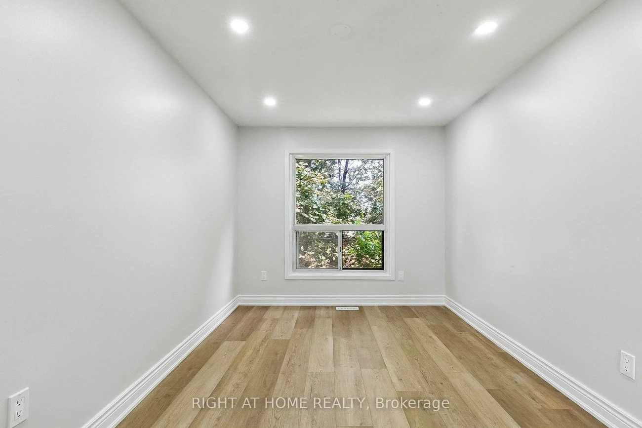 29, Cheatham, Malvern, Toronto