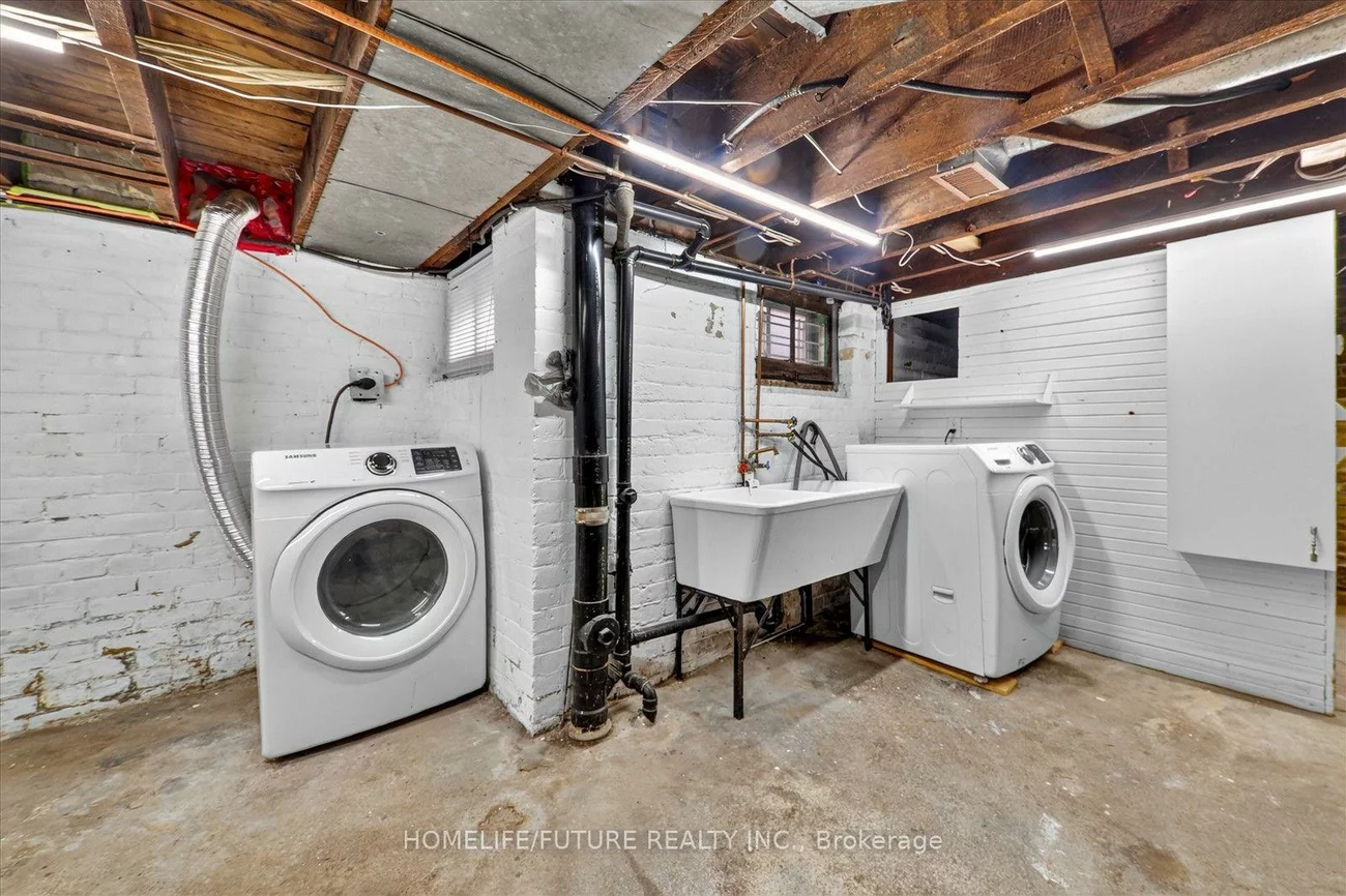 56, Sparkhall, North Riverdale, Toronto