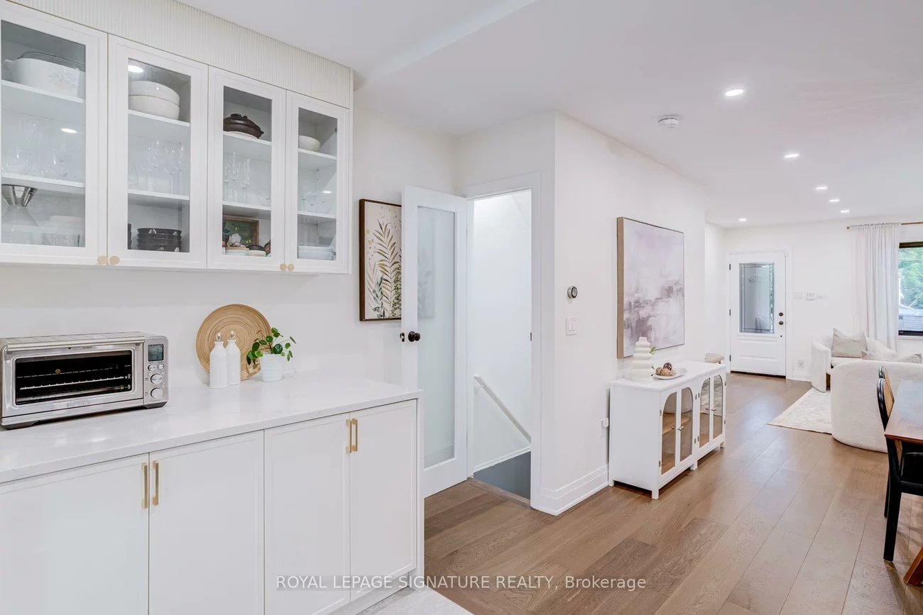 222, Queensdale, Danforth Village-East York, Toronto
