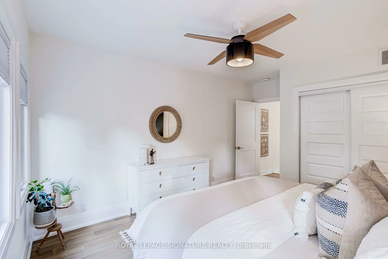 222, Queensdale, Danforth Village-East York, Toronto