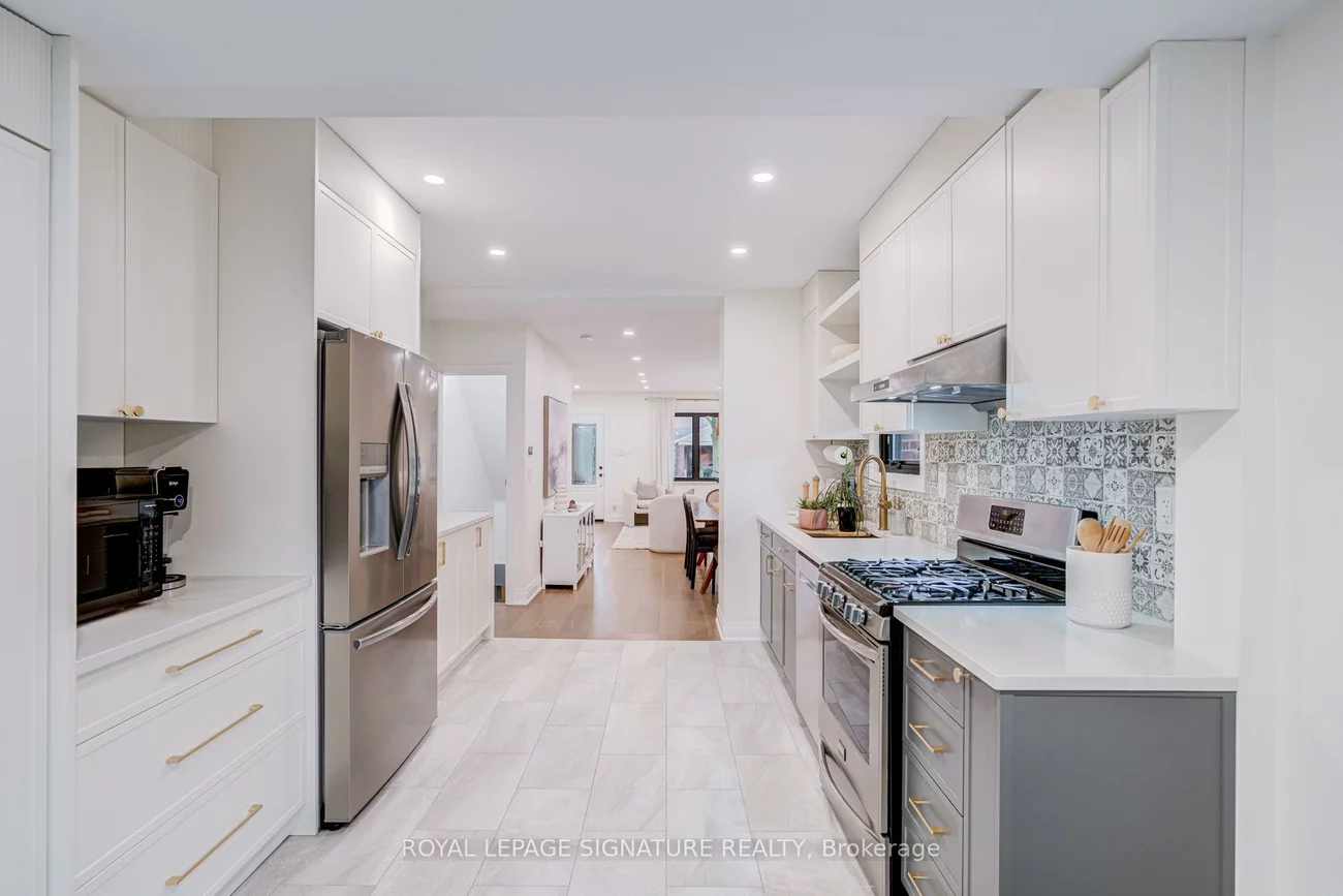222, Queensdale, Danforth Village-East York, Toronto