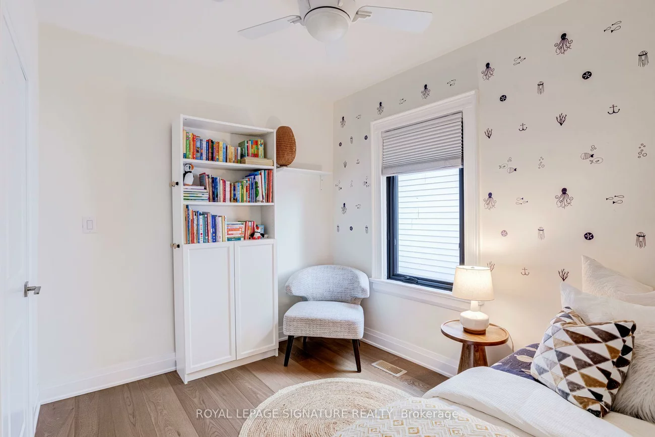 222, Queensdale, Danforth Village-East York, Toronto
