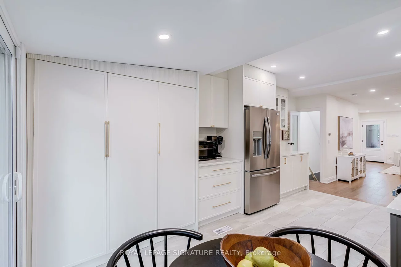 222, Queensdale, Danforth Village-East York, Toronto