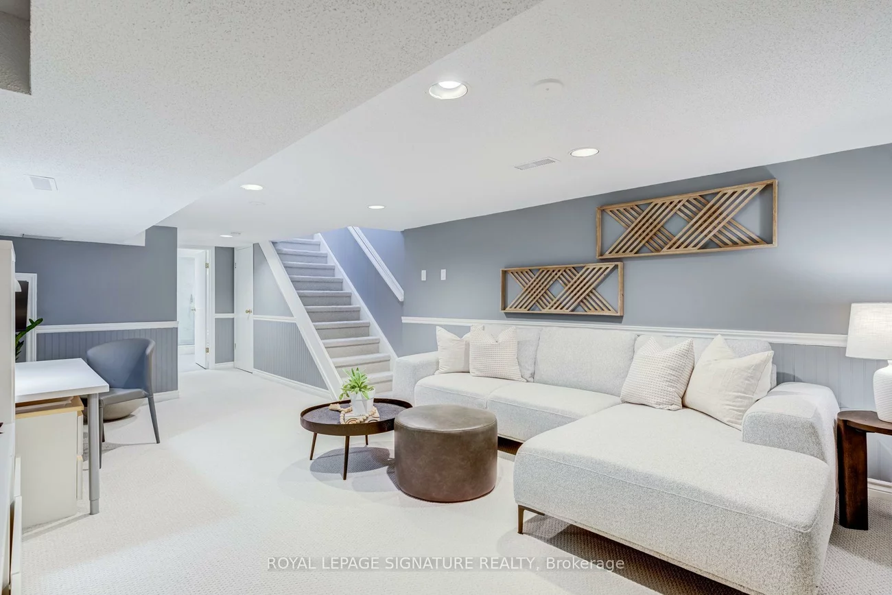 222, Queensdale, Danforth Village-East York, Toronto