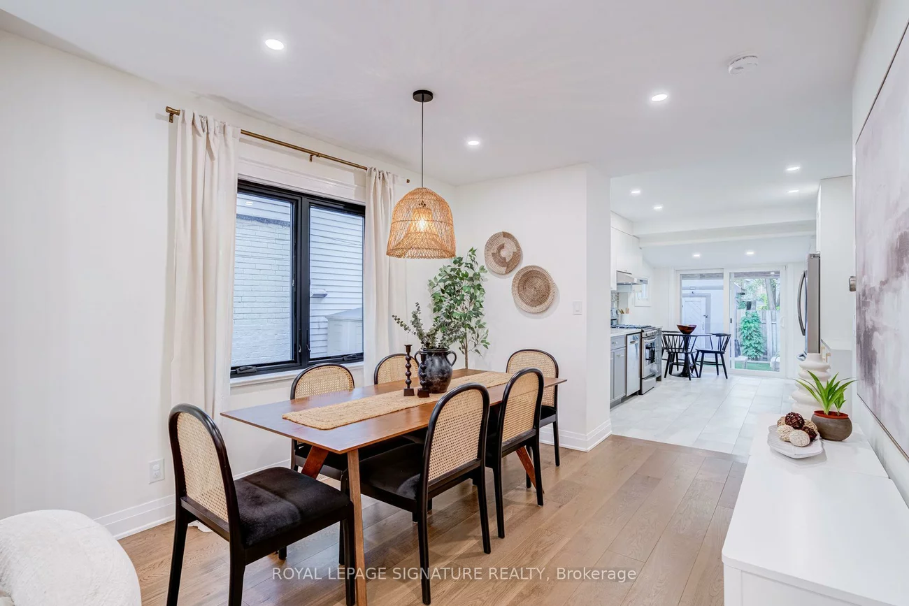 222, Queensdale, Danforth Village-East York, Toronto
