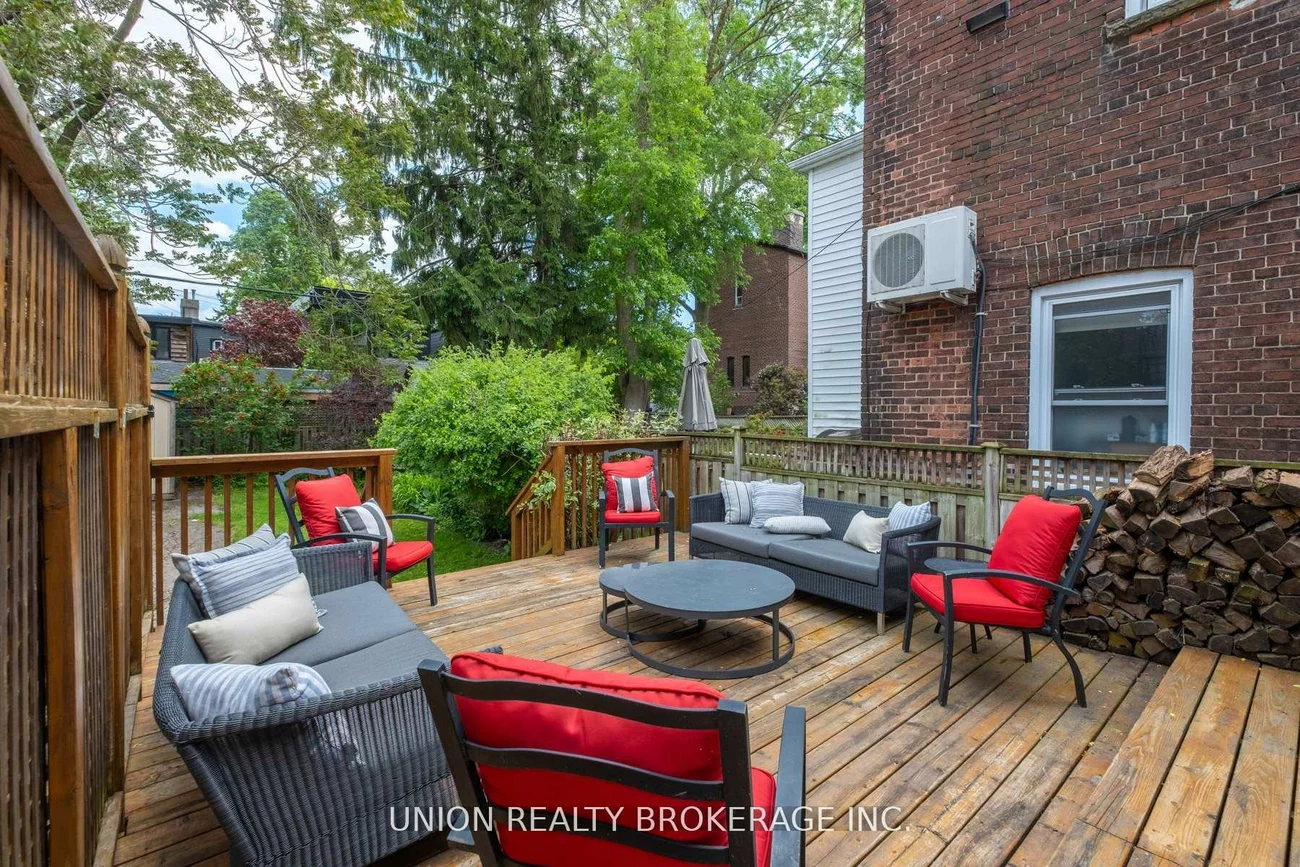 99, Hiawatha, Greenwood-Coxwell, Toronto