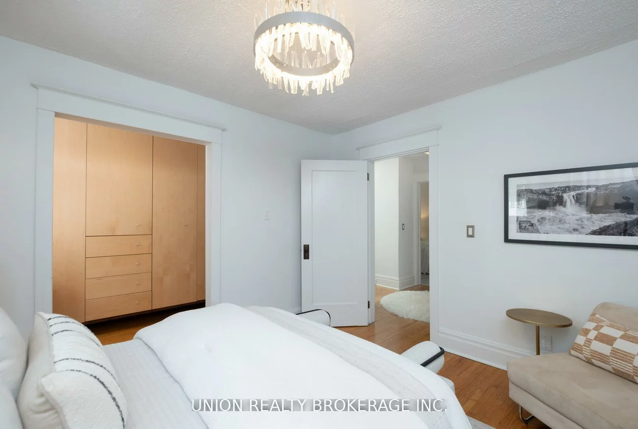 99, Hiawatha, Greenwood-Coxwell, Toronto