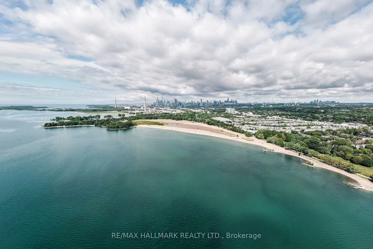 82, Woodbine, The Beaches, Toronto