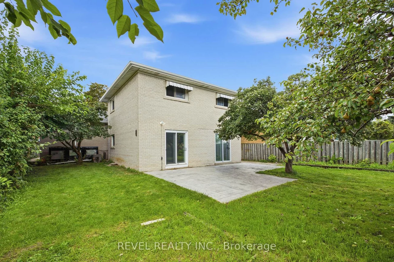 17, Amberjack, Woburn, Toronto