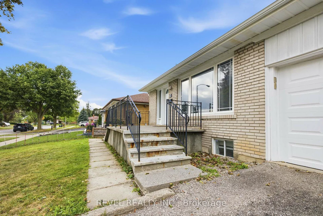 17, Amberjack, Woburn, Toronto