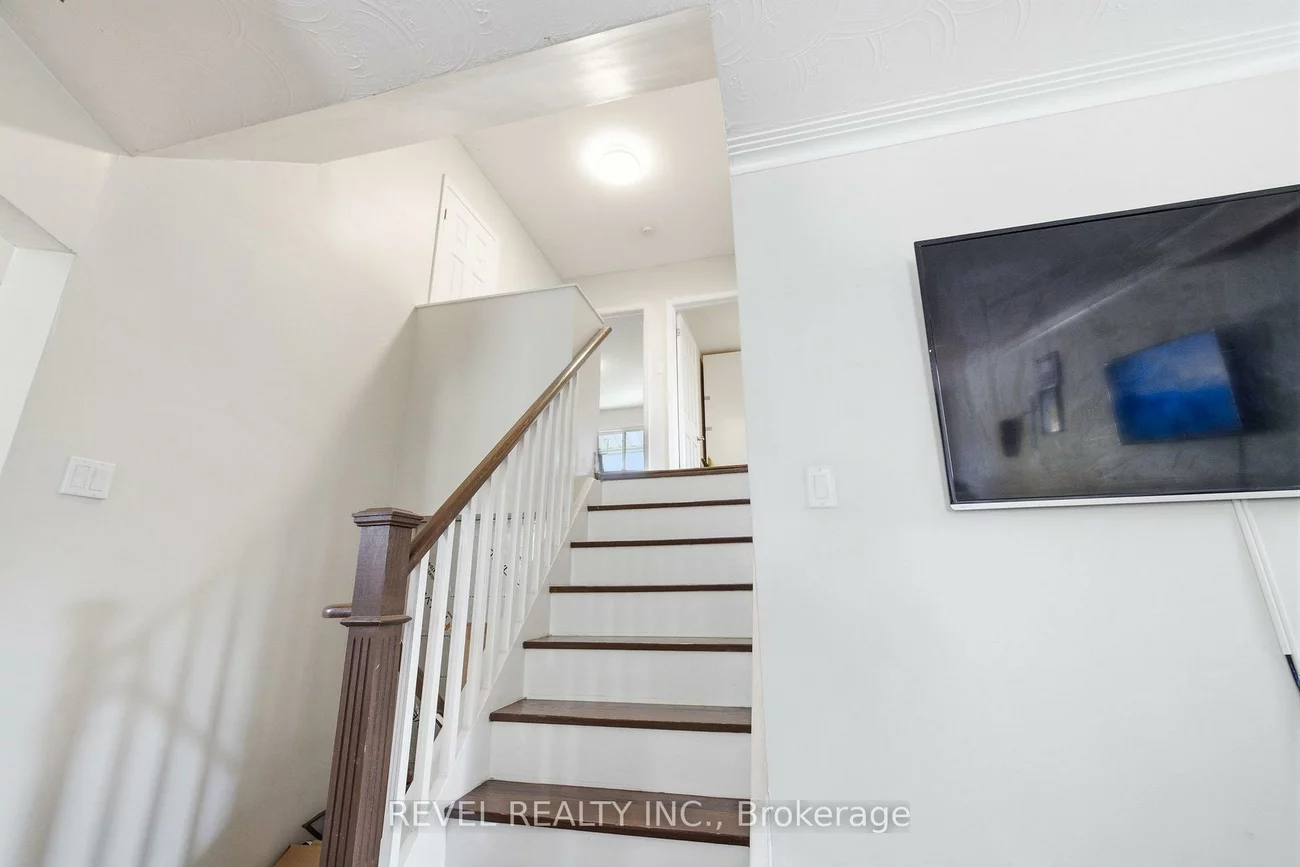 17, Amberjack, Woburn, Toronto