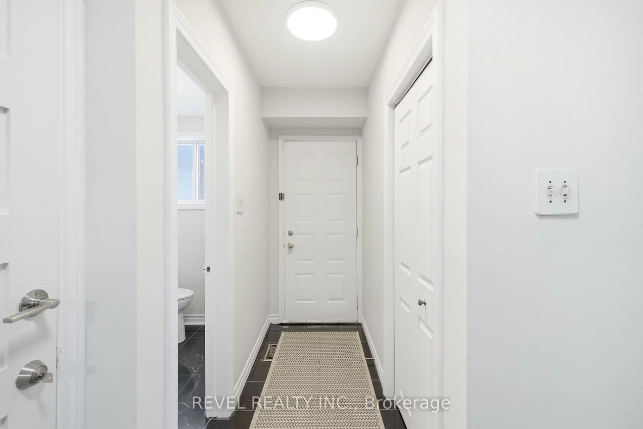 17, Amberjack, Woburn, Toronto