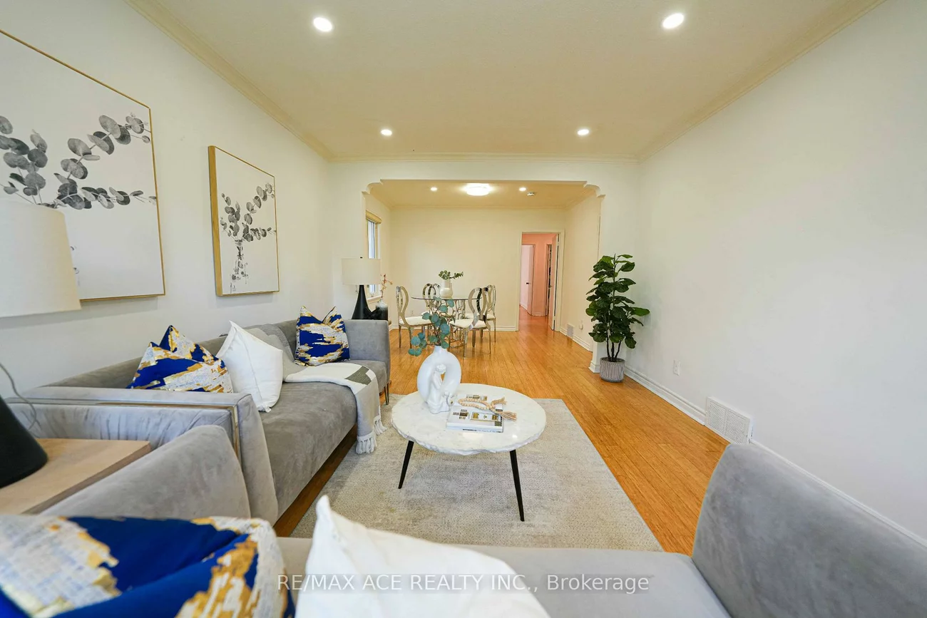 59, Lilian, Wexford-Maryvale, Toronto