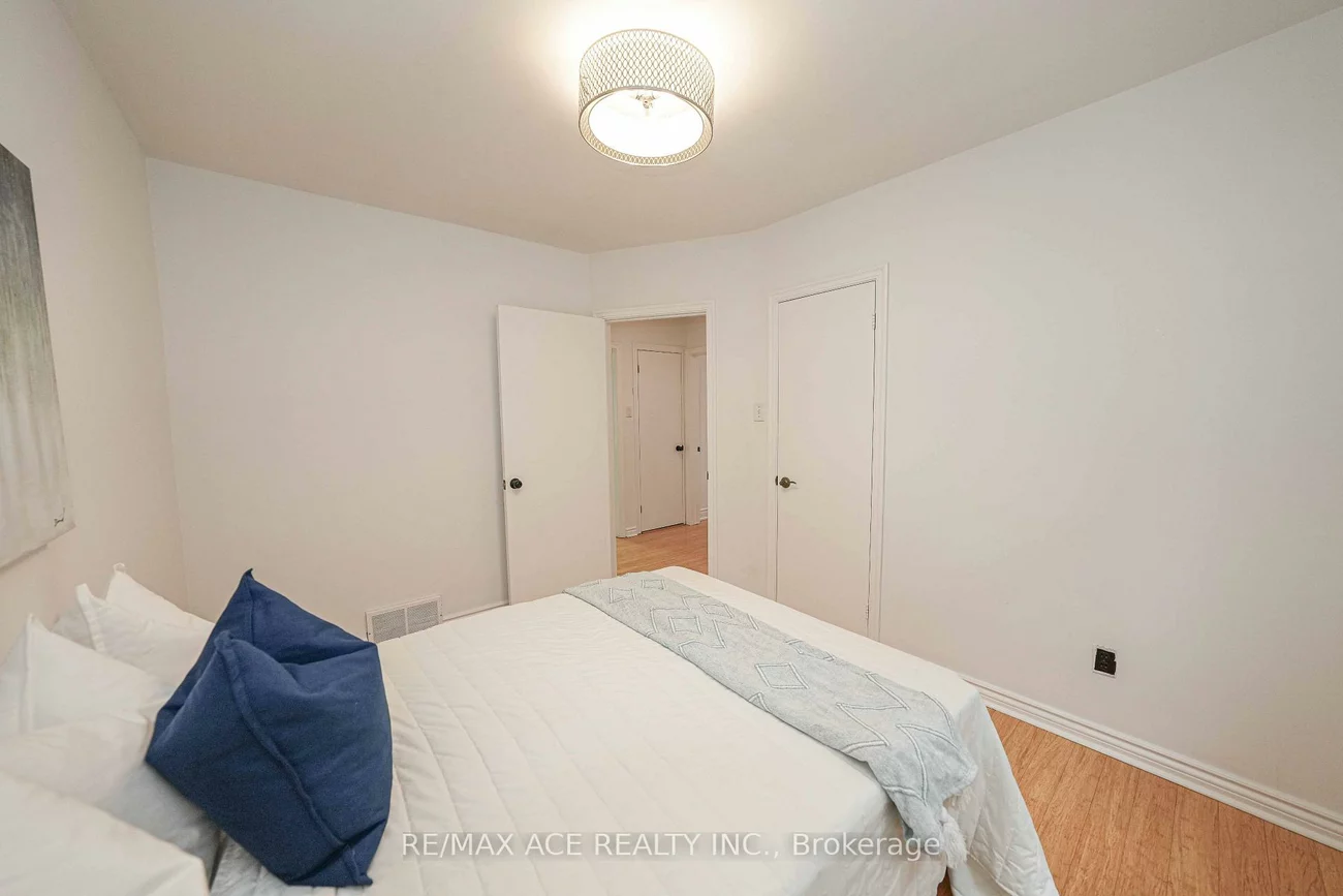 59, Lilian, Wexford-Maryvale, Toronto