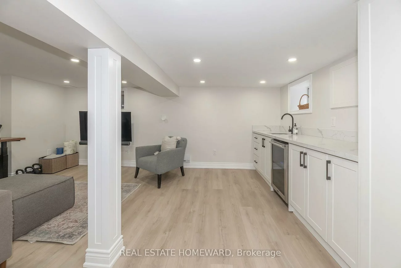 53, Pepler, East York, Toronto