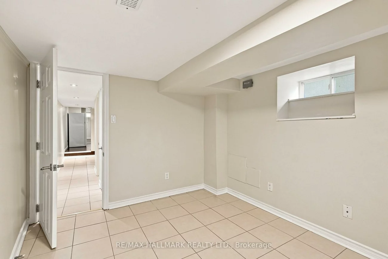 76, Pape, South Riverdale, Toronto