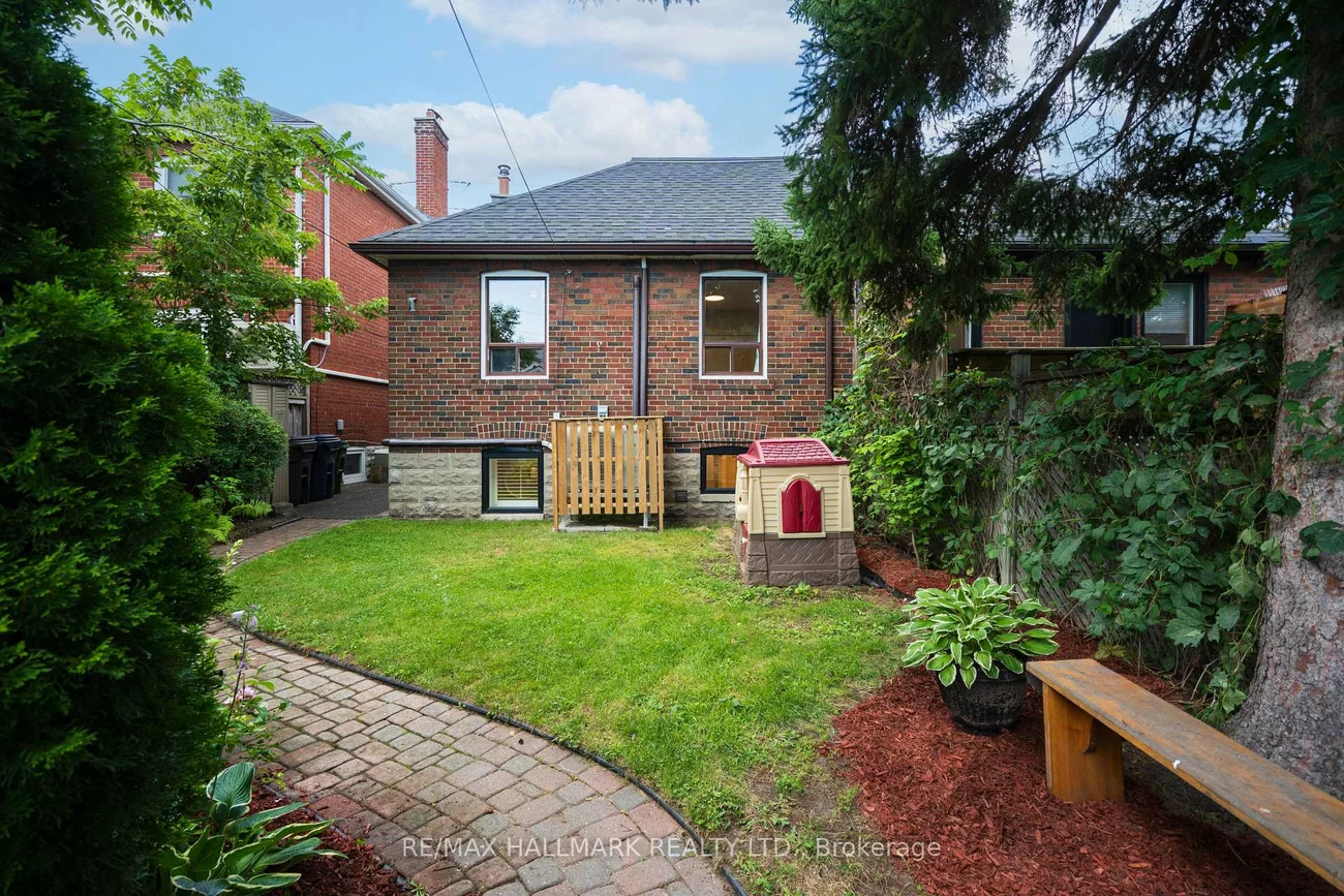 76, Pape, South Riverdale, Toronto