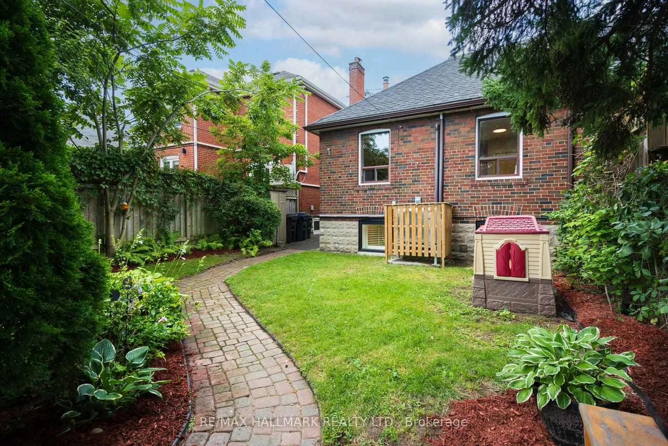 76, Pape, South Riverdale, Toronto