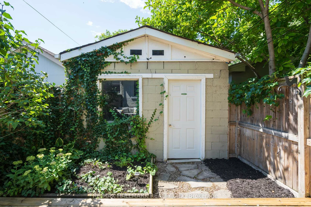 76, Pape, South Riverdale, Toronto