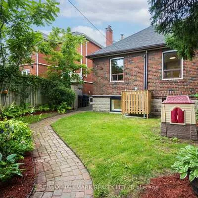 76, Pape, South Riverdale, Toronto