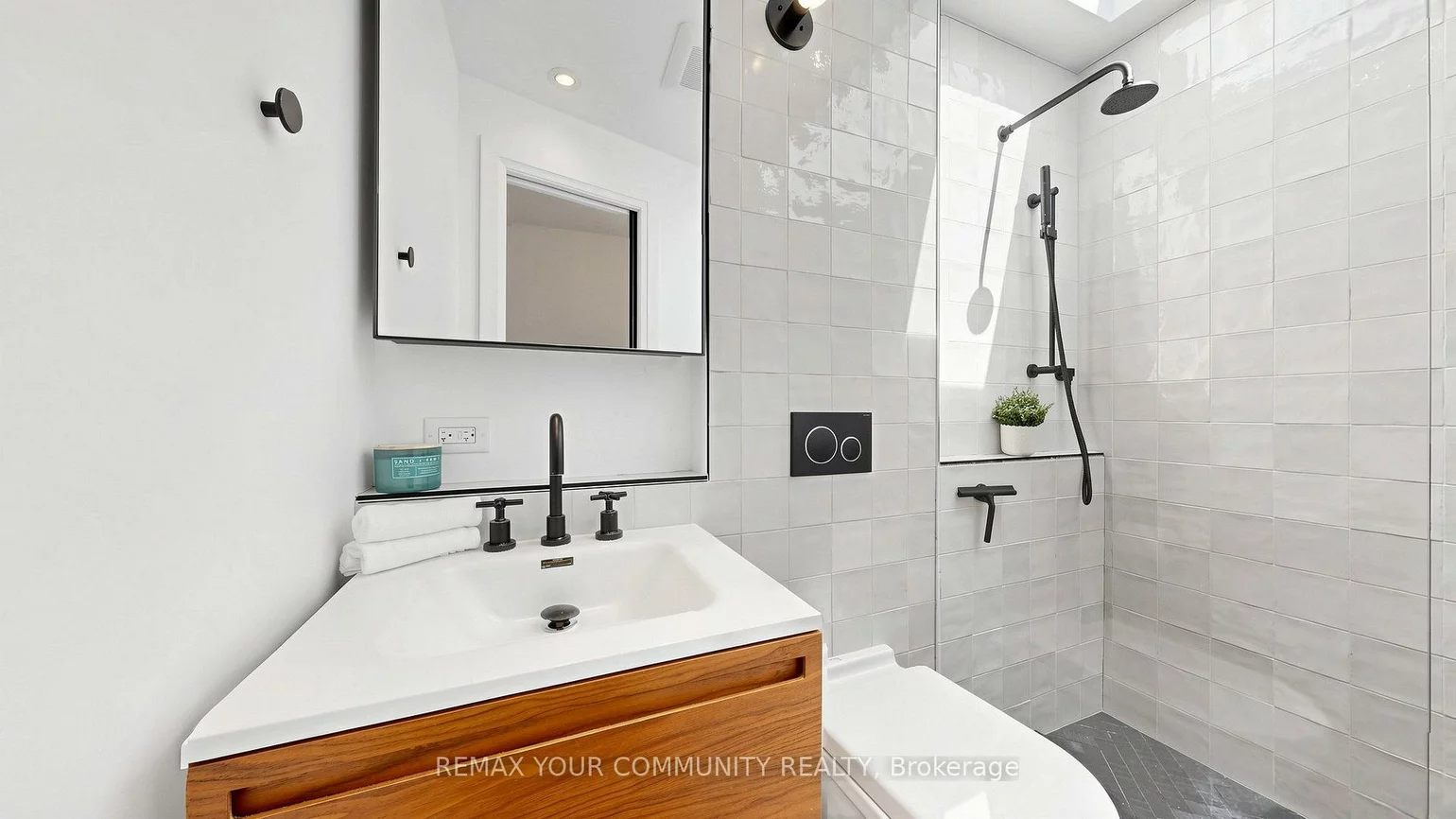 149, Jones, South Riverdale, Toronto