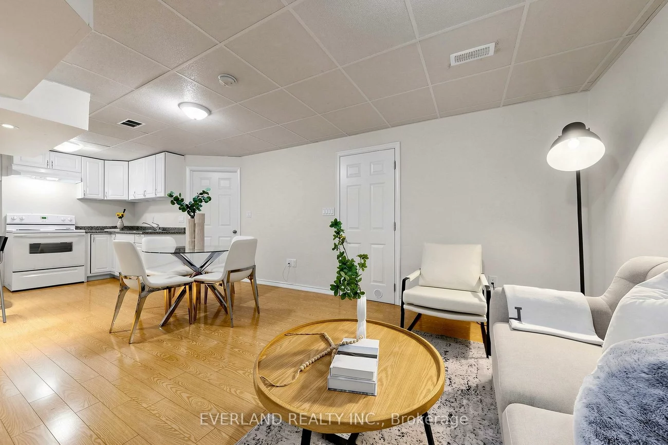38, Six Nations, Woburn, Toronto