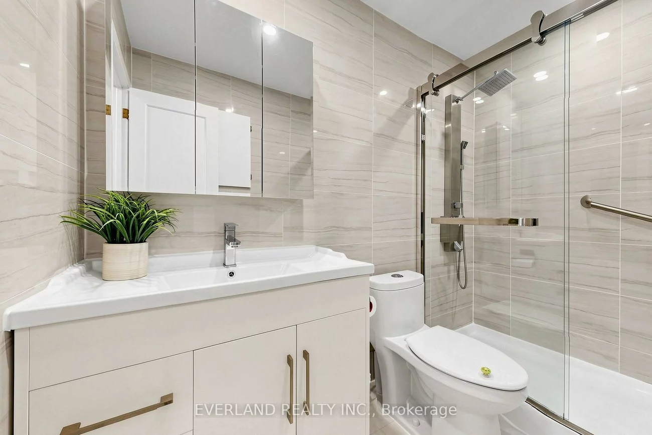 38, Six Nations, Woburn, Toronto