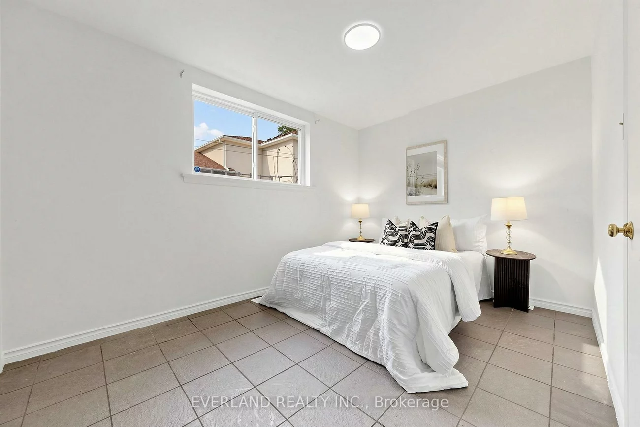 38, Six Nations, Woburn, Toronto