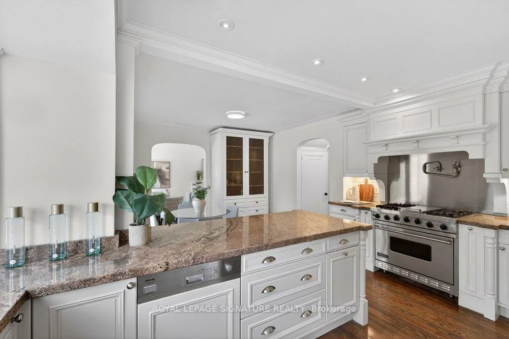 2, Pine Ridge, Cliffcrest, Toronto
