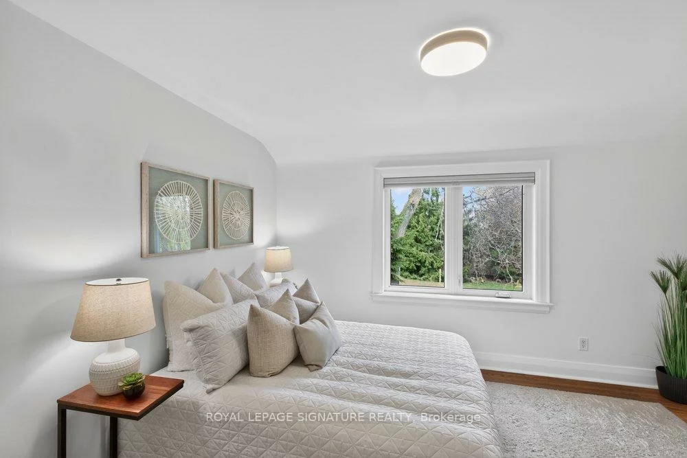 2, Pine Ridge, Cliffcrest, Toronto