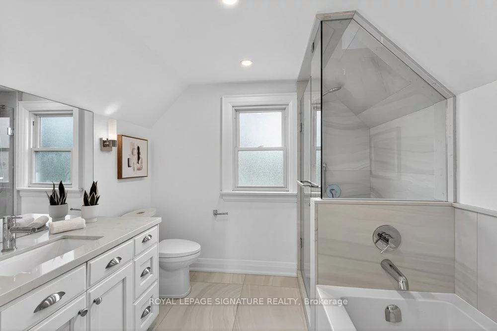 2, Pine Ridge, Cliffcrest, Toronto