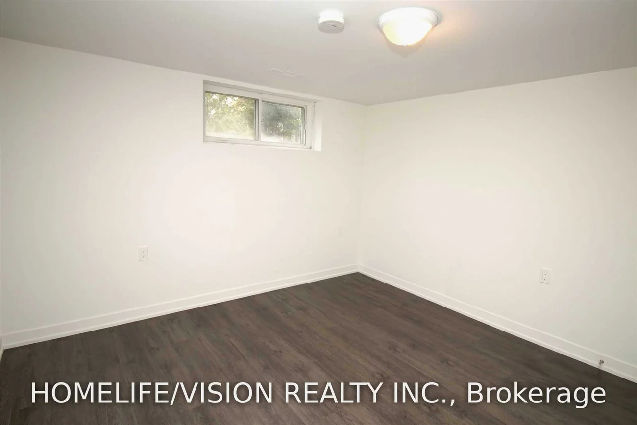61, Lewiston, Dorset Park, Toronto