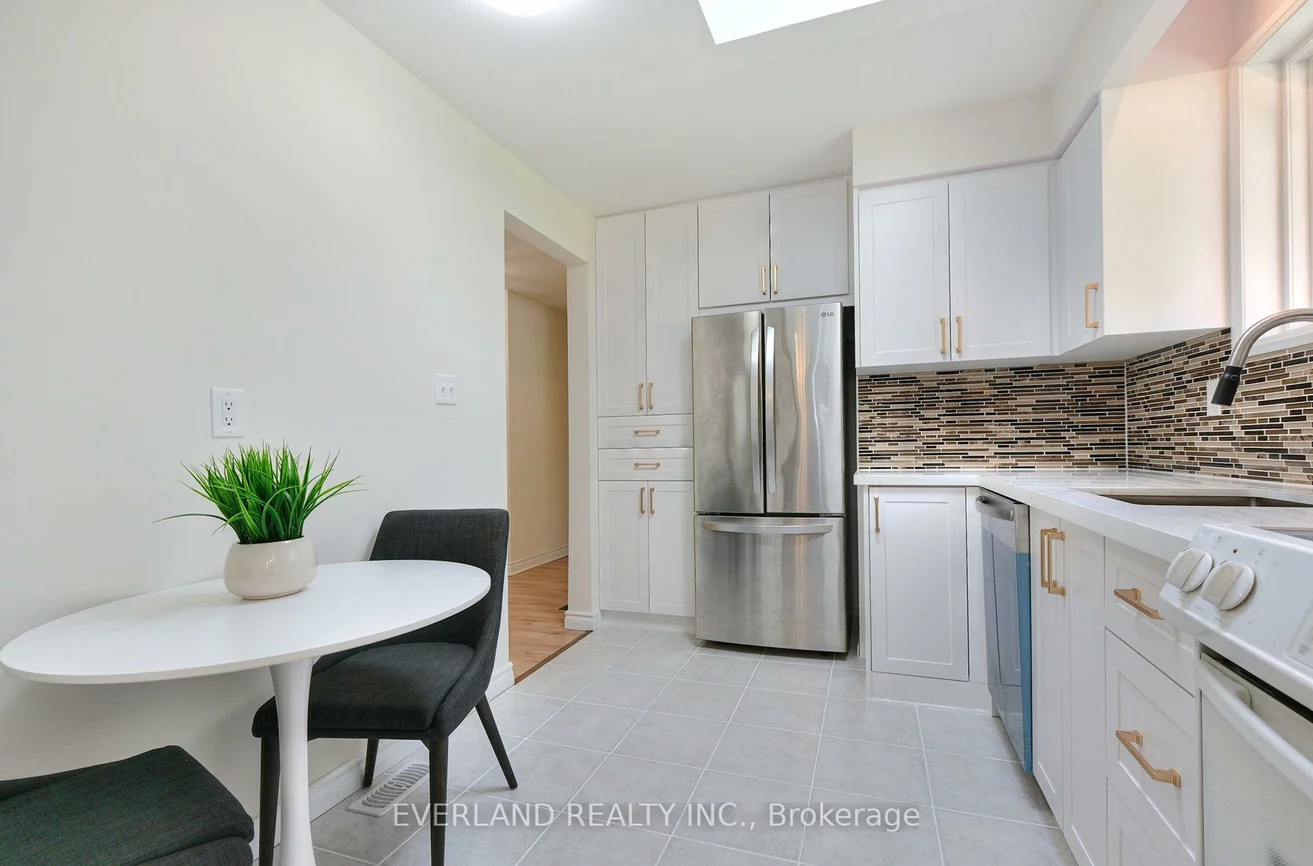 52, Fairglen, L'Amoreaux, Toronto