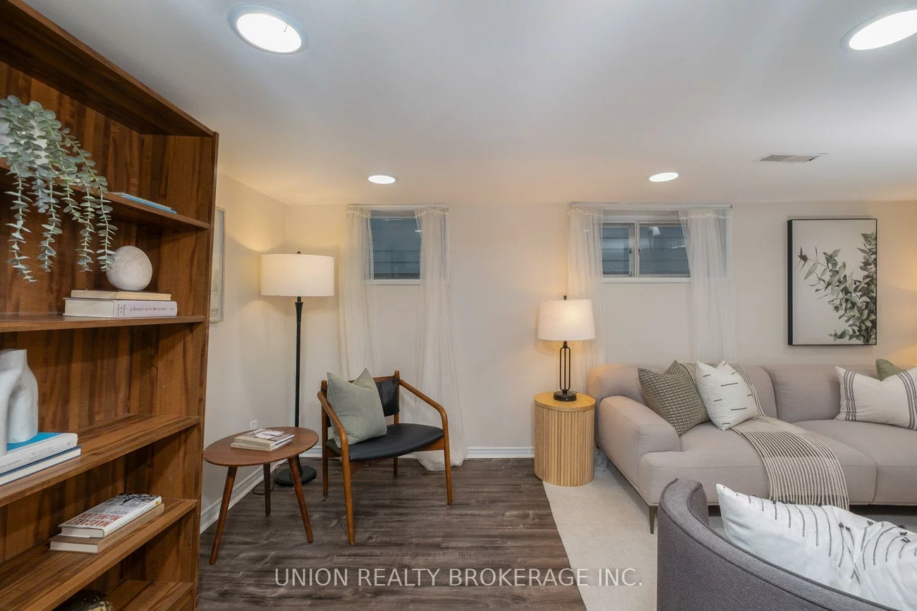 269, Warden, Birchcliffe-Cliffside, Toronto