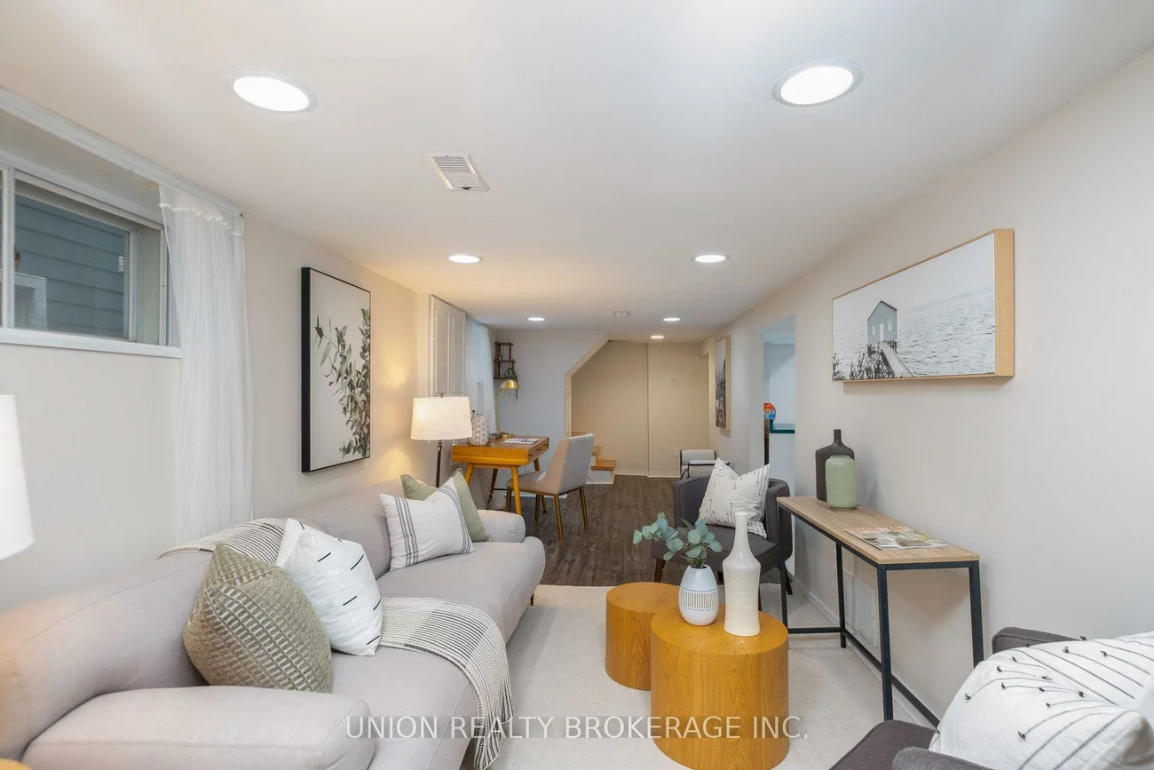 269, Warden, Birchcliffe-Cliffside, Toronto