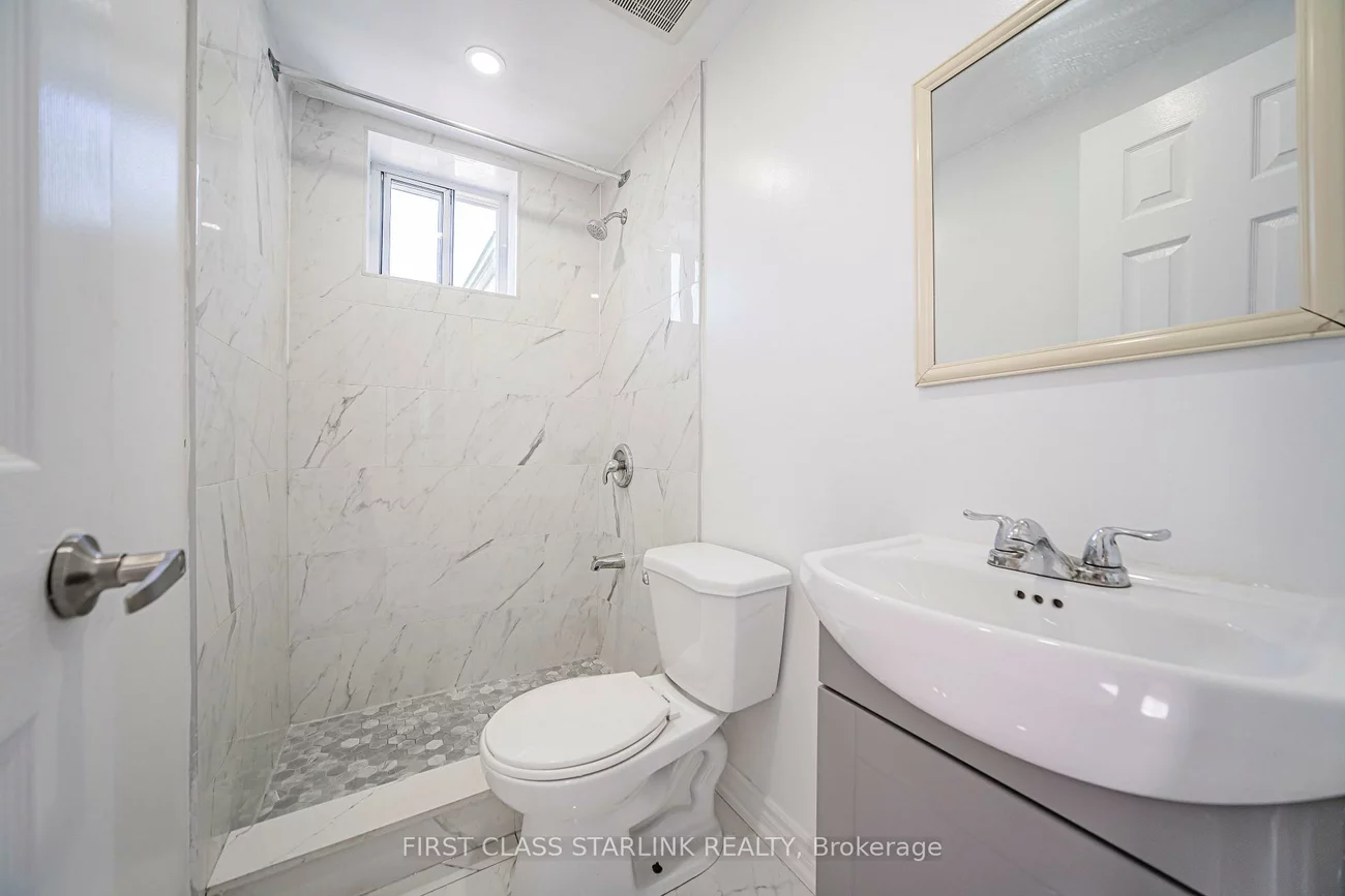 945, Gerrard, South Riverdale, Toronto