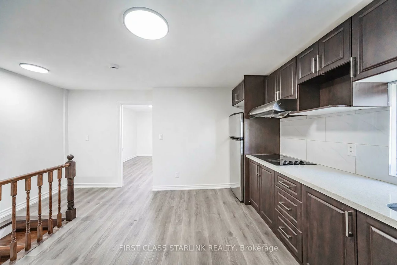 945, Gerrard, South Riverdale, Toronto