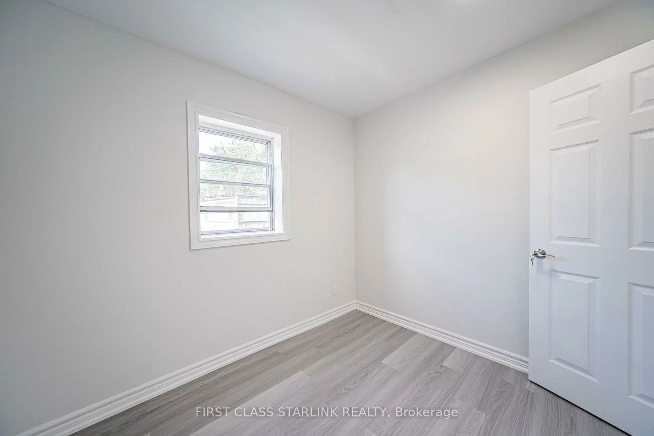945, Gerrard, South Riverdale, Toronto