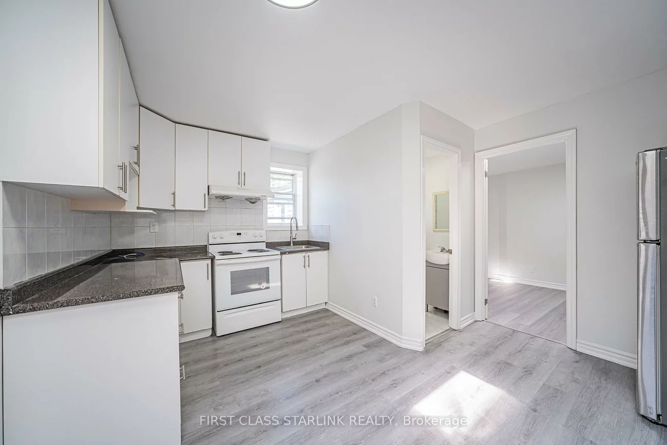 945, Gerrard, South Riverdale, Toronto