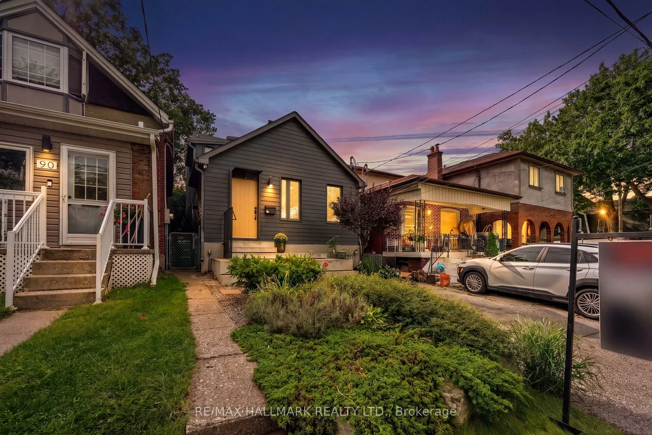92, Chisholm, Woodbine-Lumsden, Toronto