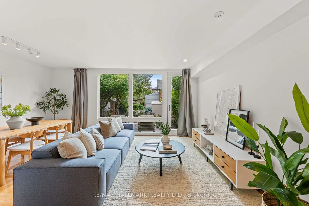 92, Chisholm, Woodbine-Lumsden, Toronto